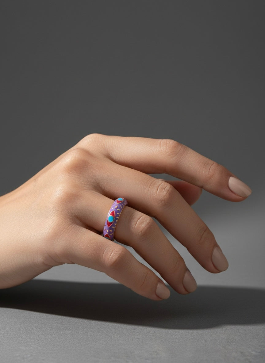 Elegant enamel classic ring