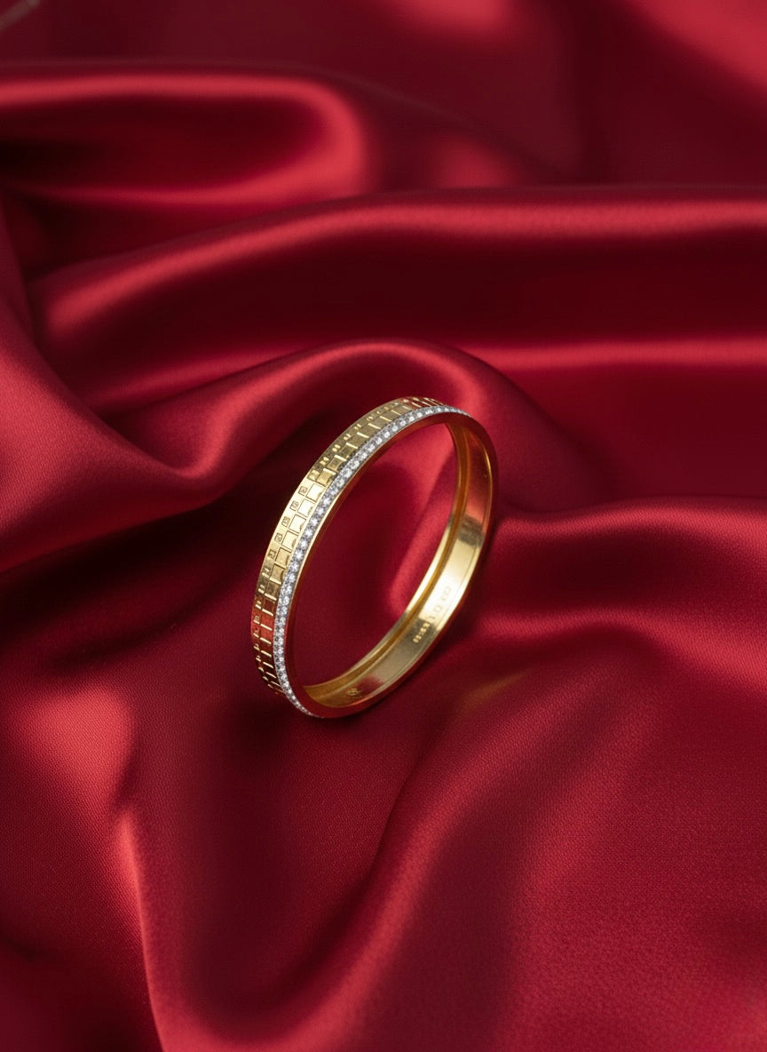 Minimal Gold Sparkle Bangle