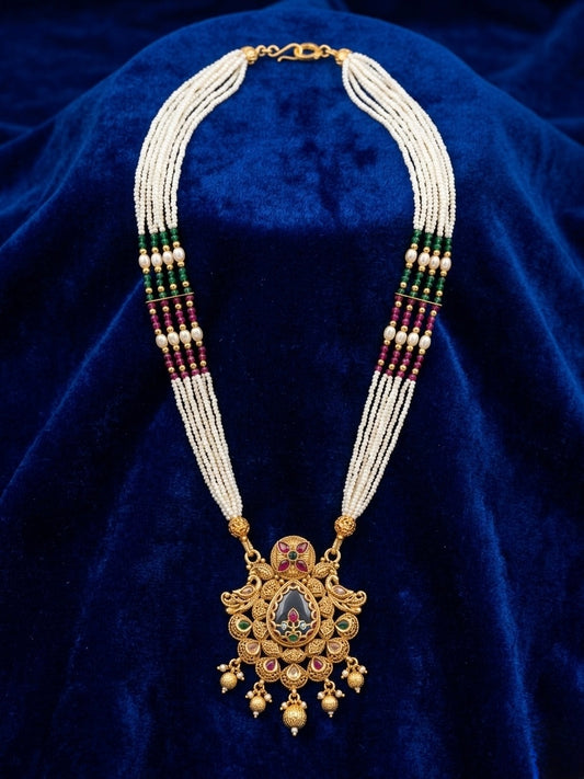 Elegant pearl necklace with antique pendant