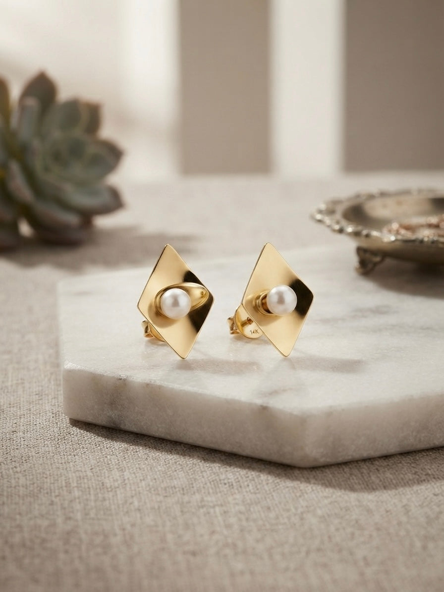 Brushed gold diamond pearl stud earrings