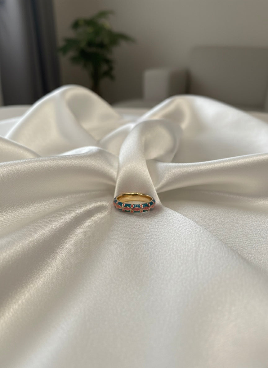 Enamel cross design ring