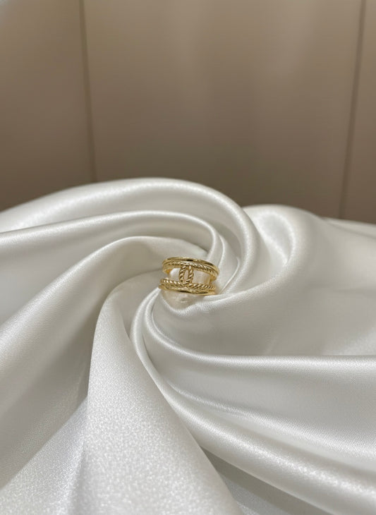 Classic gold adjustable ring