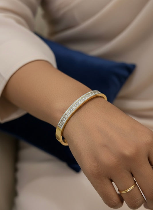 Timeless gold bracelet, luxe sparkle