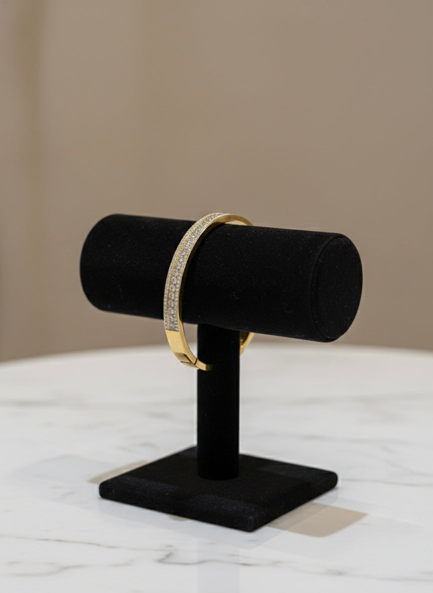 Timeless gold bracelet, luxe sparkle