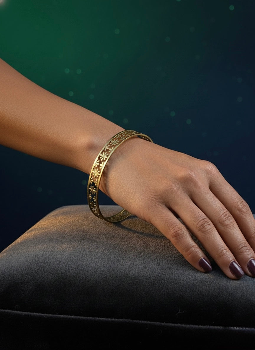 Royal Floral Design Gold Bangle