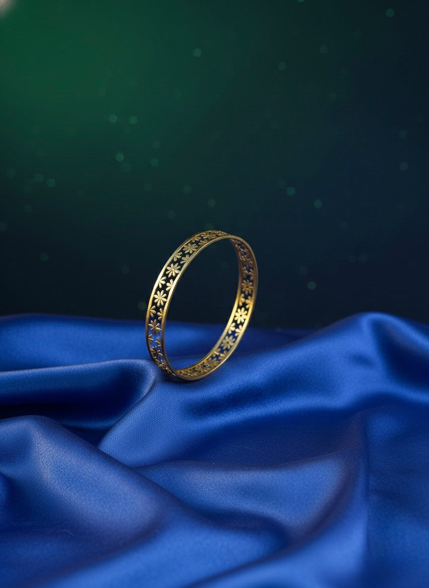 Royal Floral Design Gold Bangle