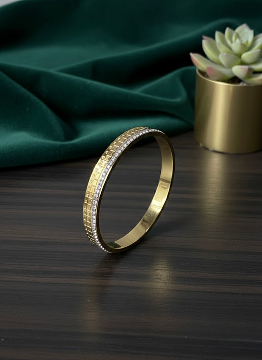 Minimal Gold Sparkle Bangle
