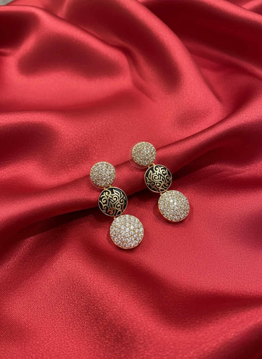 Elegant gold coin statement necklace