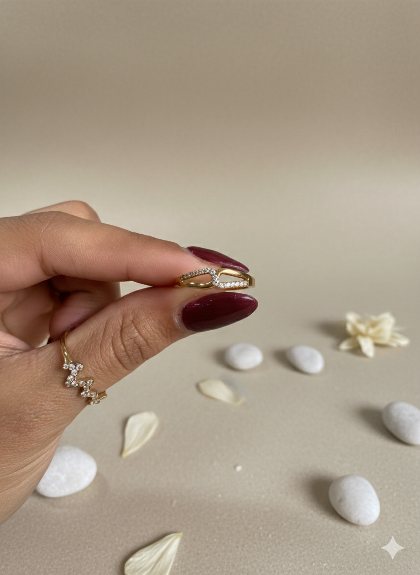 Delicate gold loop diamond ring