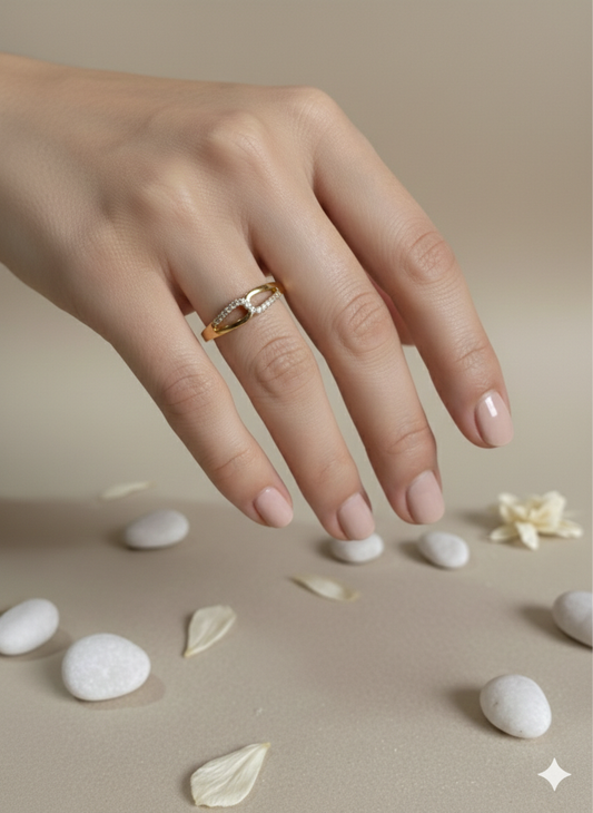 Delicate gold loop diamond ring