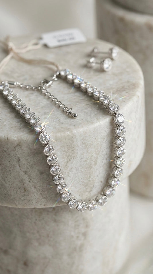 Luxury Sparkling Diamond Look Necklace Set