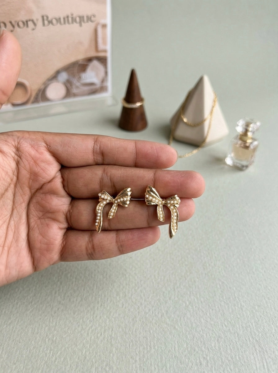 Minimal bow stud earrings