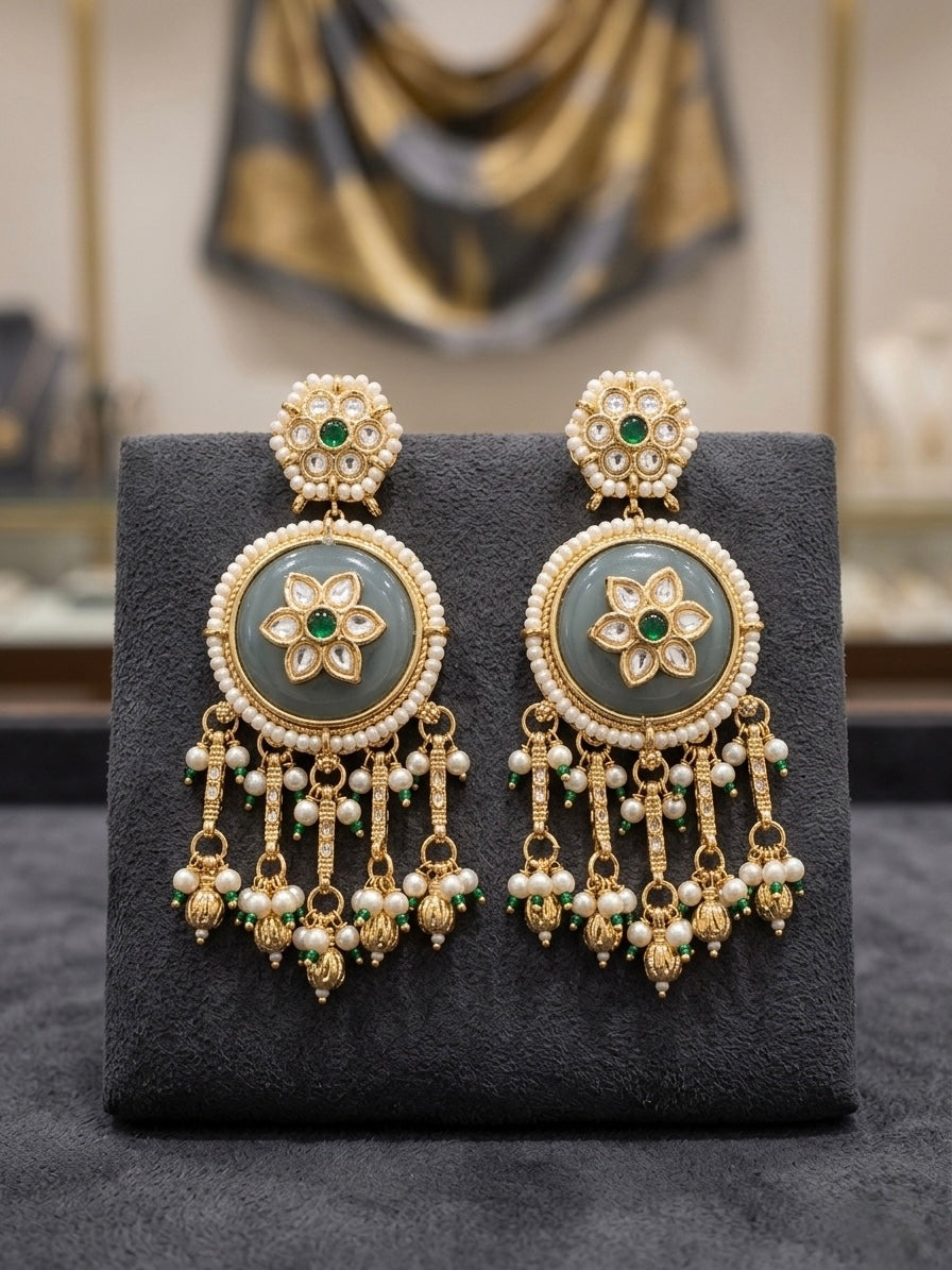 Timeless Polki with Emerald Touch