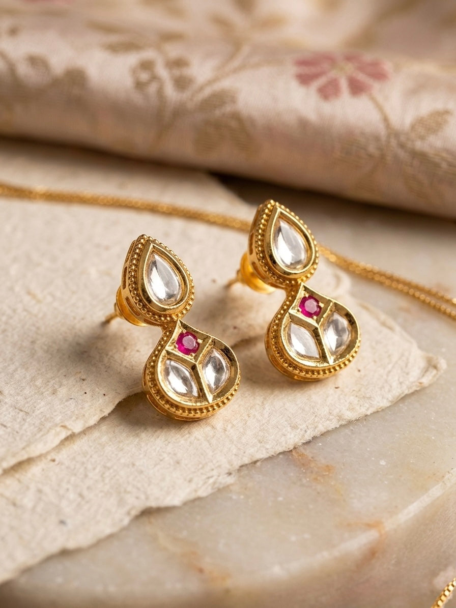 Elegant Polki Pendant with Pearl
