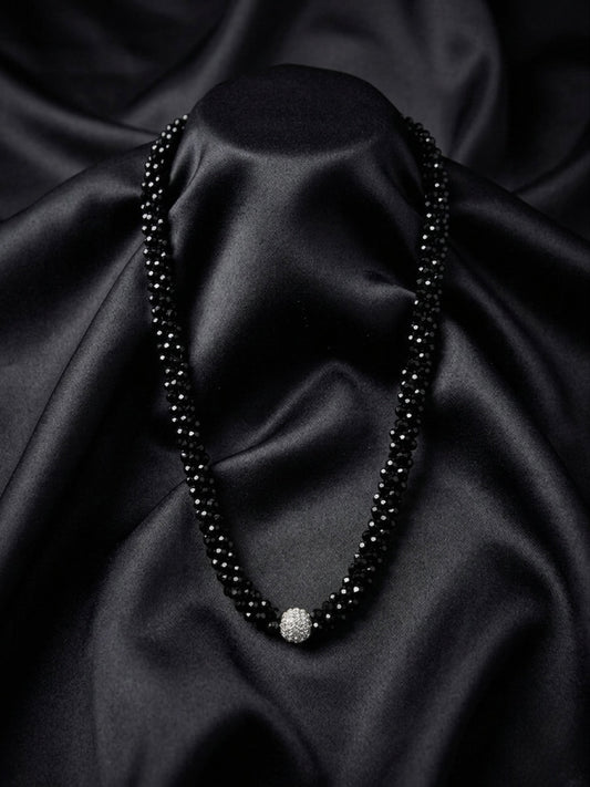 Elegant black beaded necklace