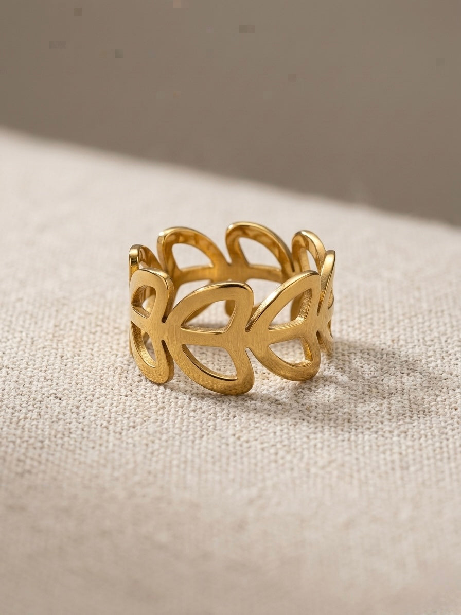 Modern cutout design gold ring