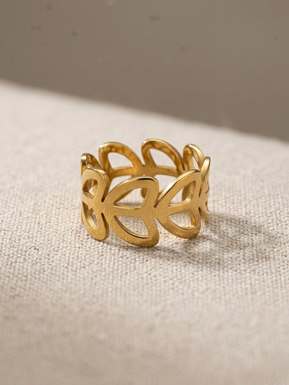 Modern cutout design gold ring