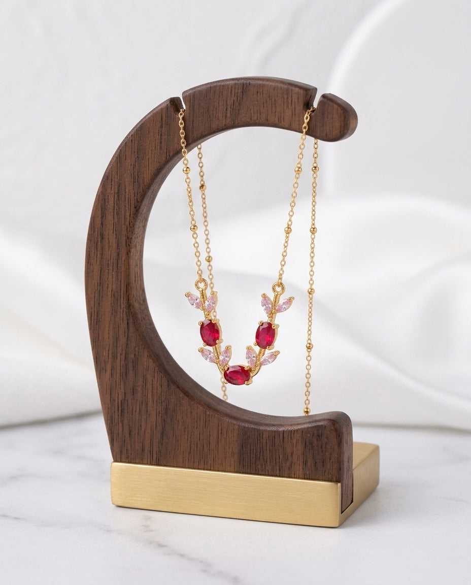 Stunning gold necklace with tulip design.