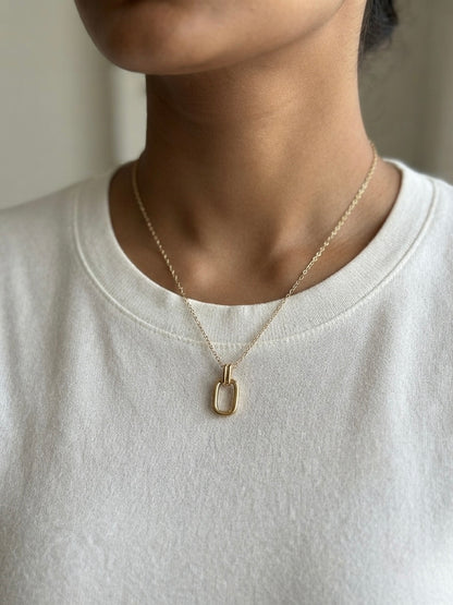 Minimalist Polished Oval Pendant Necklace