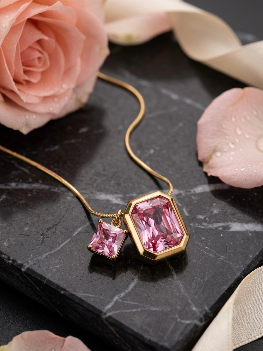 Chic double-gem design, timeless gold necklace.