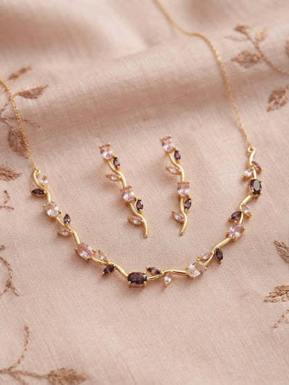 Sophisticated leaf design tulip, gold set.