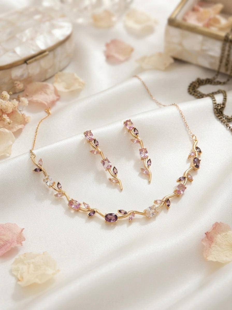 Sophisticated leaf design tulip, gold set.