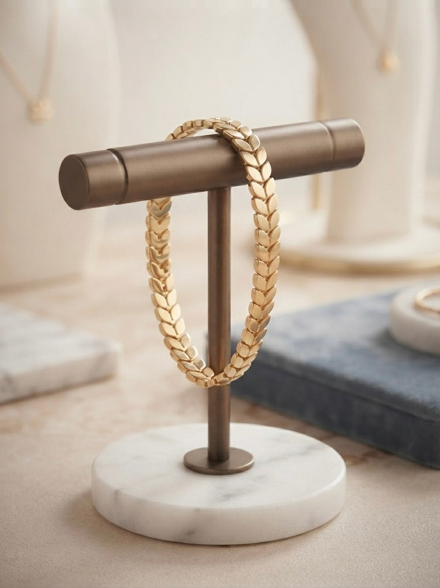 Elegant Gold Heart-Link Bracelet