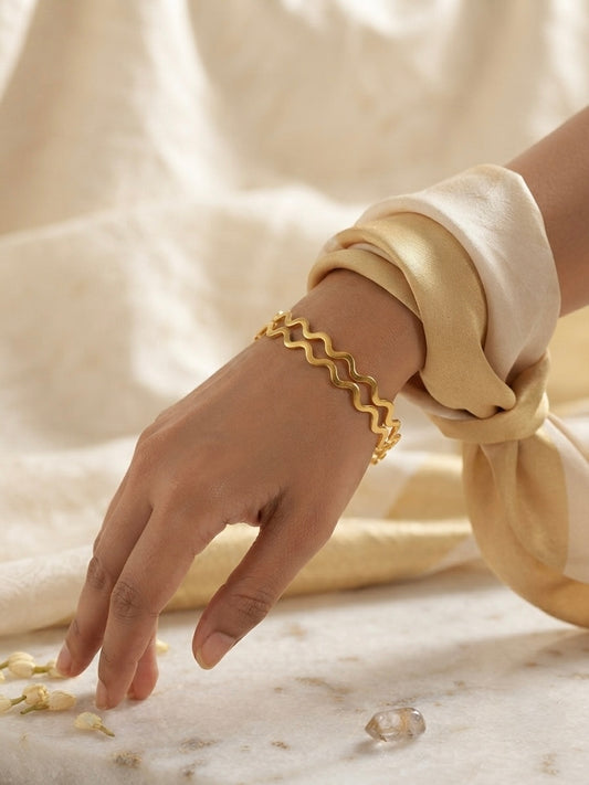 Elegant anti-tarnish zigzag two piece gold cuff.