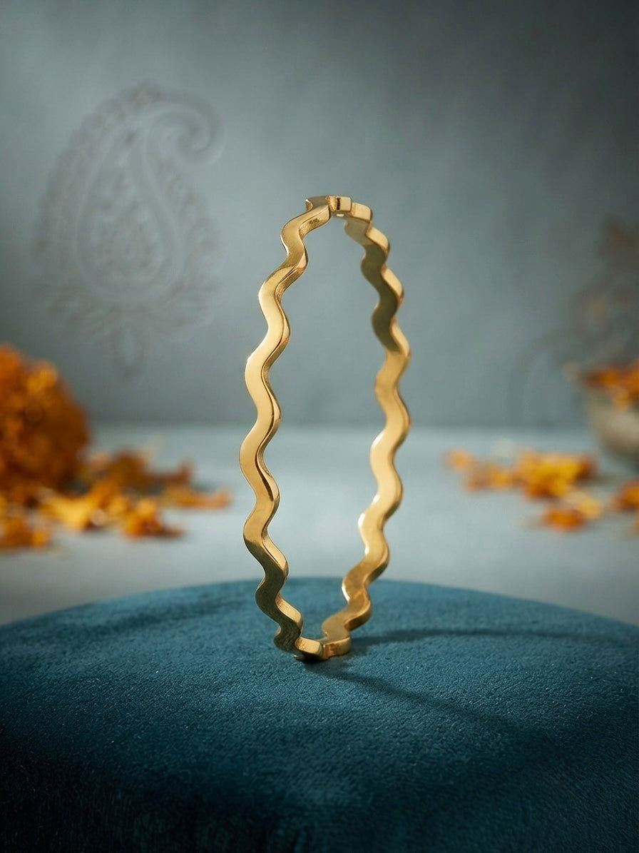 Elegant anti-tarnish zigzag two piece gold cuff.