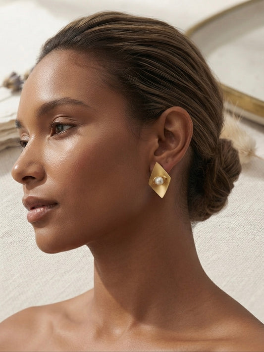 Brushed gold diamond pearl stud earrings
