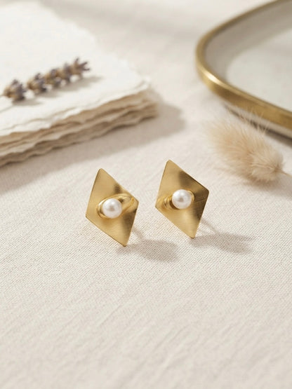 Brushed gold diamond pearl stud earrings