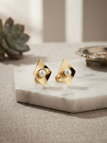 Brushed gold diamond pearl stud earrings