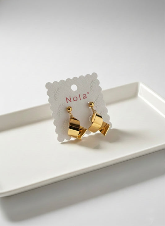 Minimal gold twist drop earrings