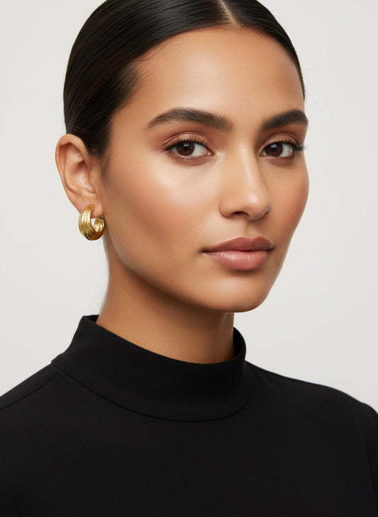 Chic gold ribbed hoop earrings