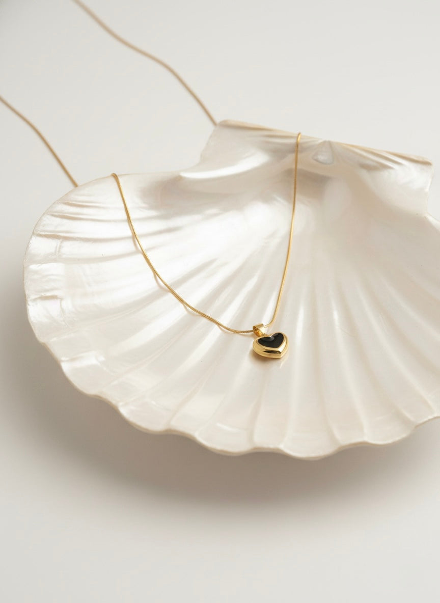 Elegant Black Heart Pendant Necklace