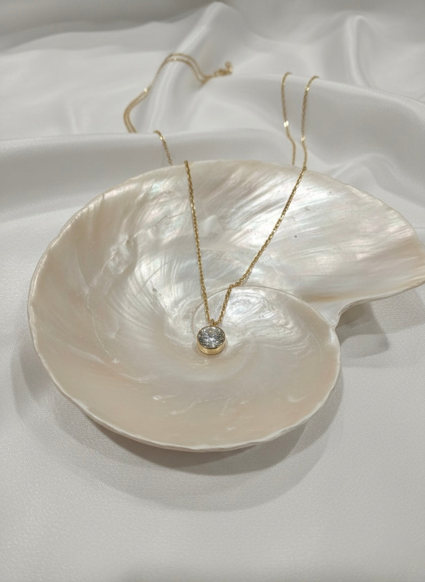 Minimal Gold Solitaire Pendant Necklace