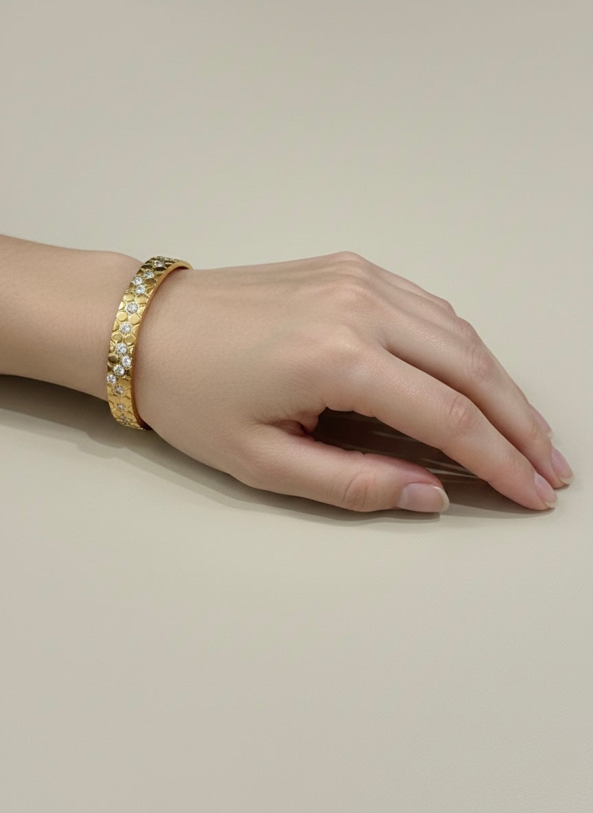Diamond Pattern Gold Kada
