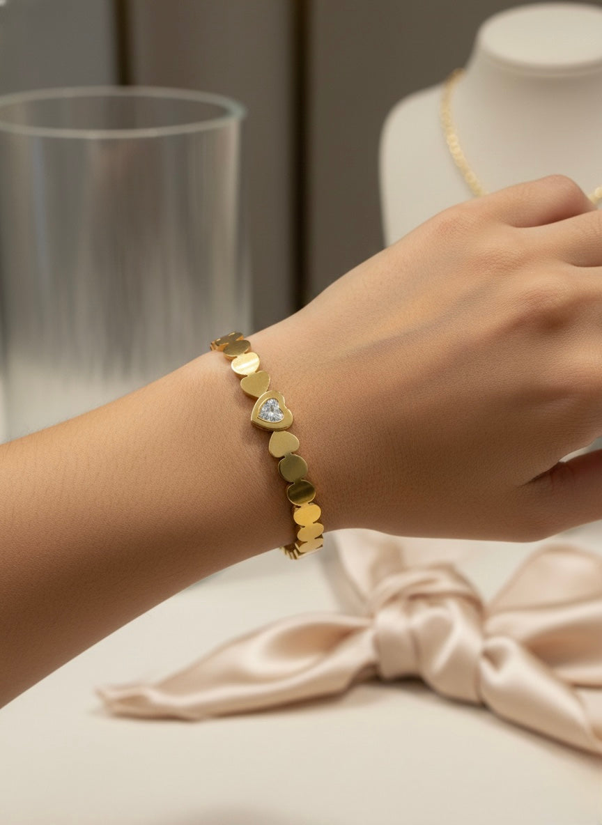 Heart Pattern Gold Kada