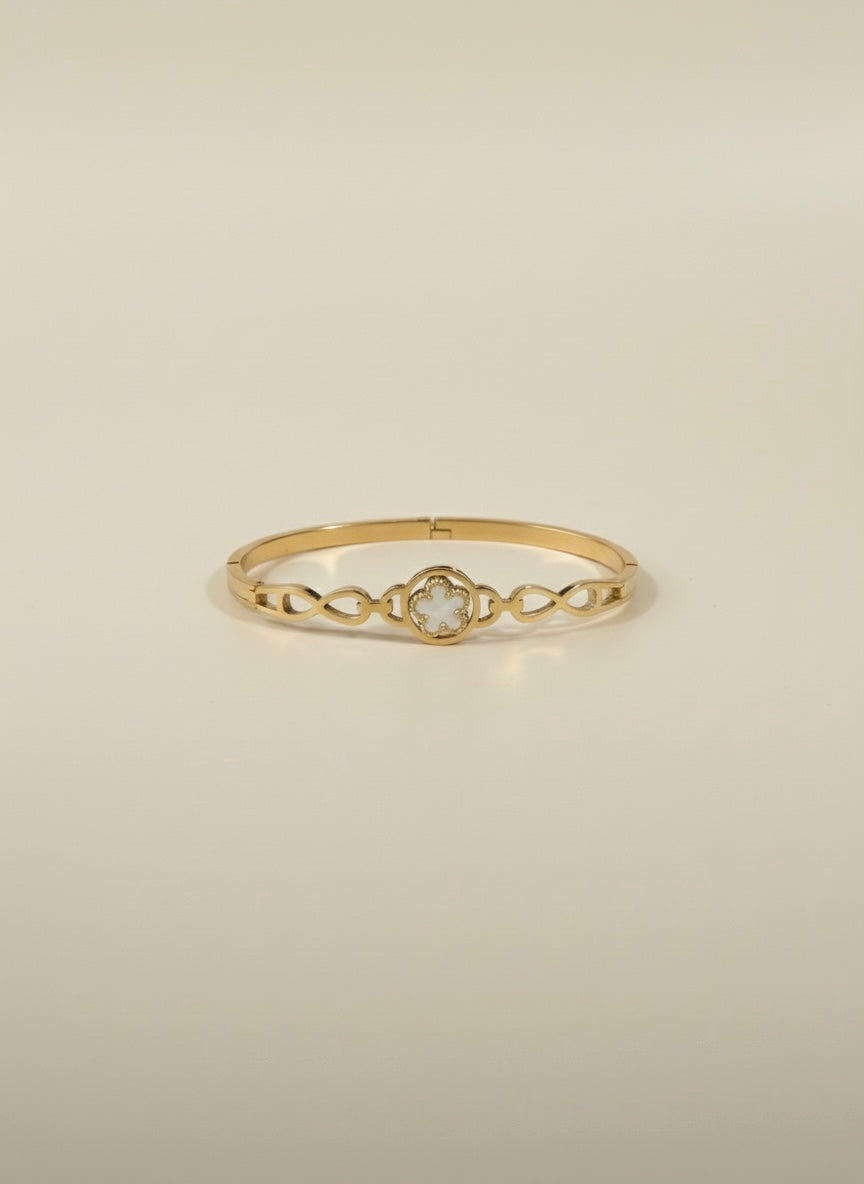 Elegant Infinity Clover Bracelet