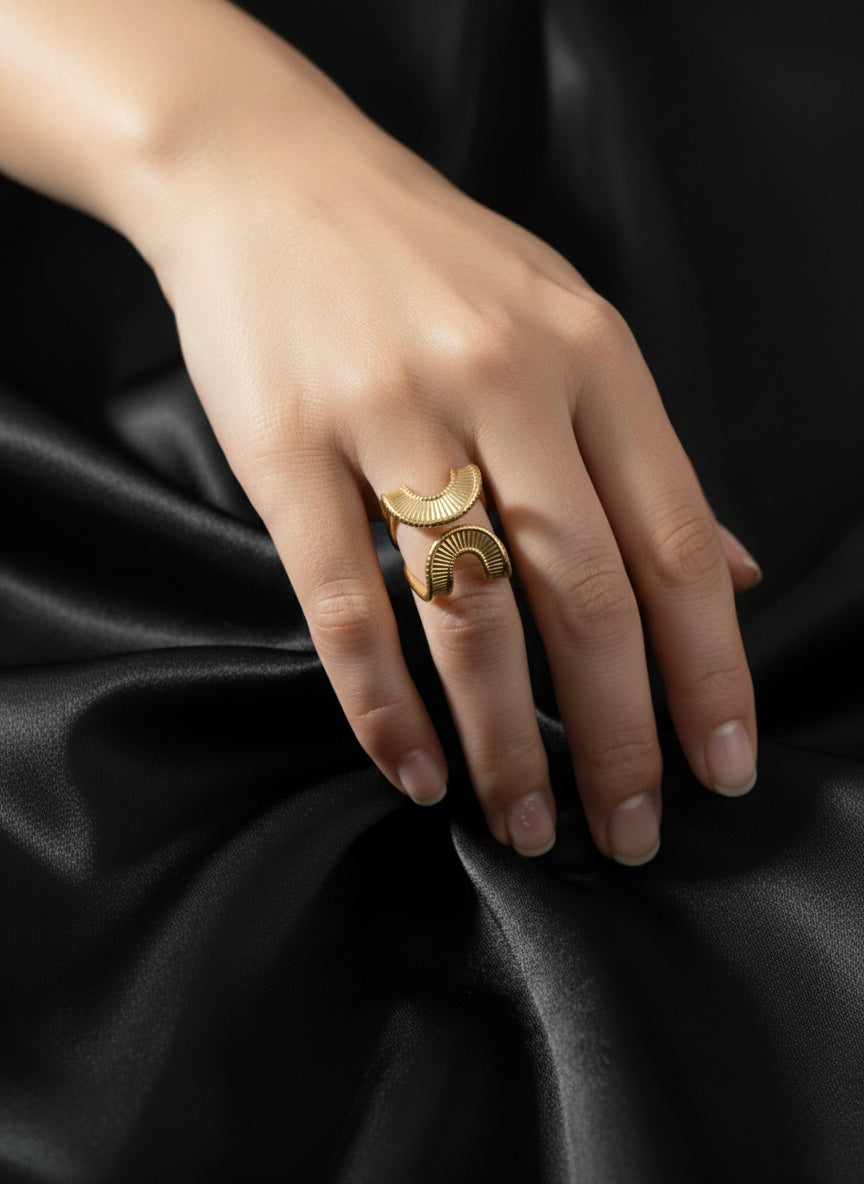Chic Spiral Design Gold Ring