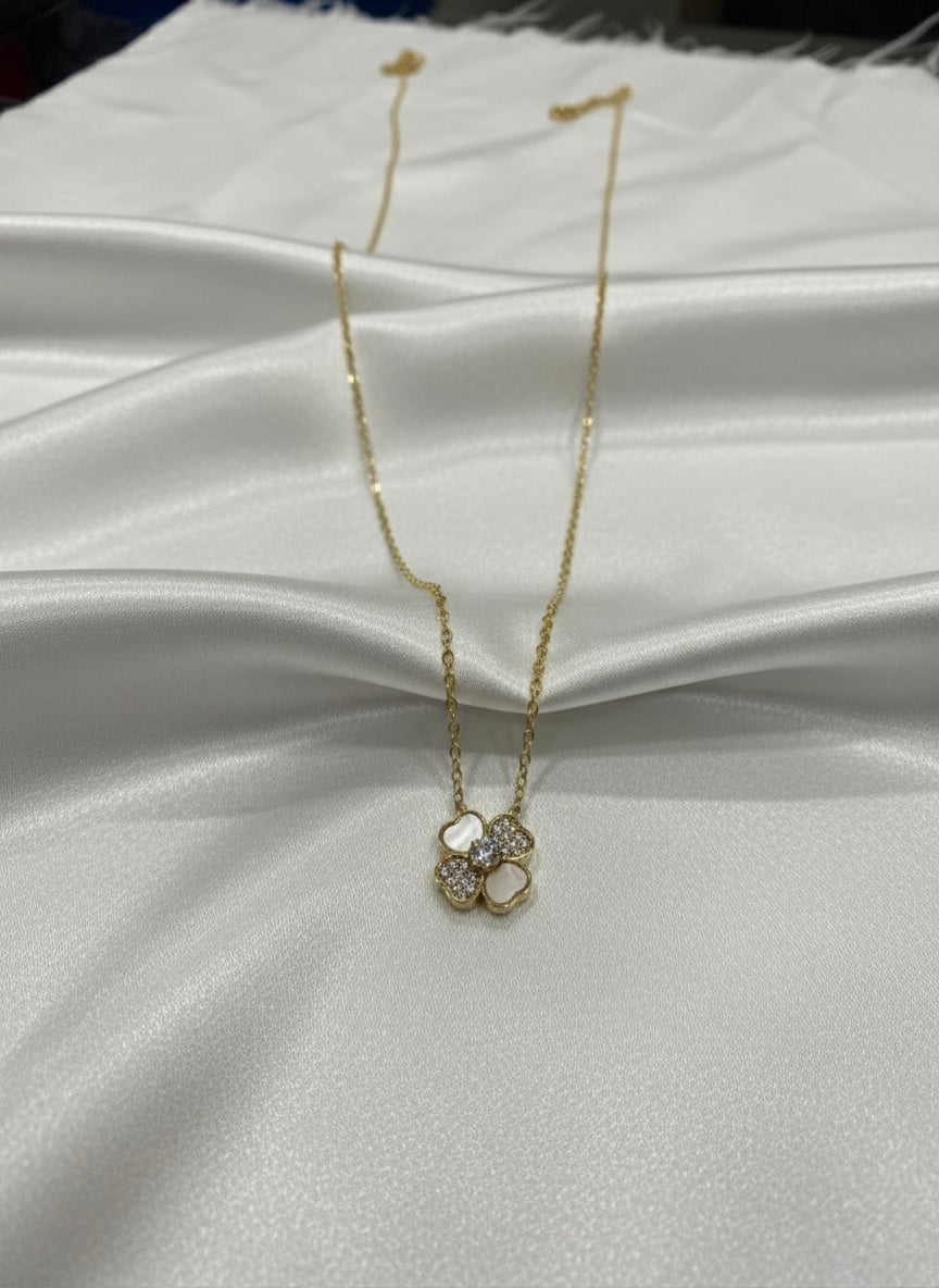 Elegant crystal flower pendant chain