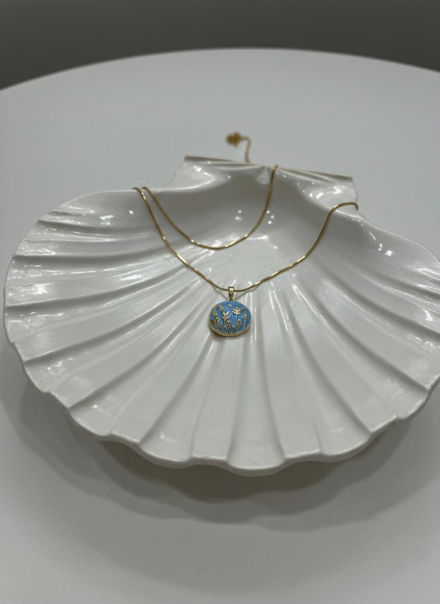 Openable enamel floral pendant chain