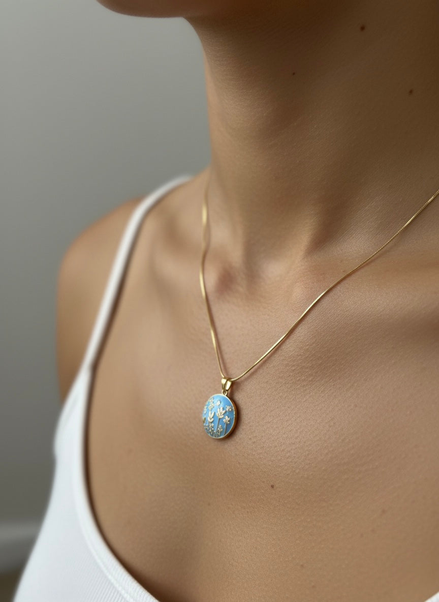 Openable enamel floral pendant chain