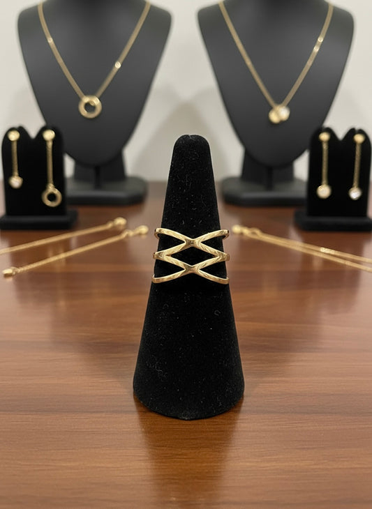 Chunky elegant gold ring