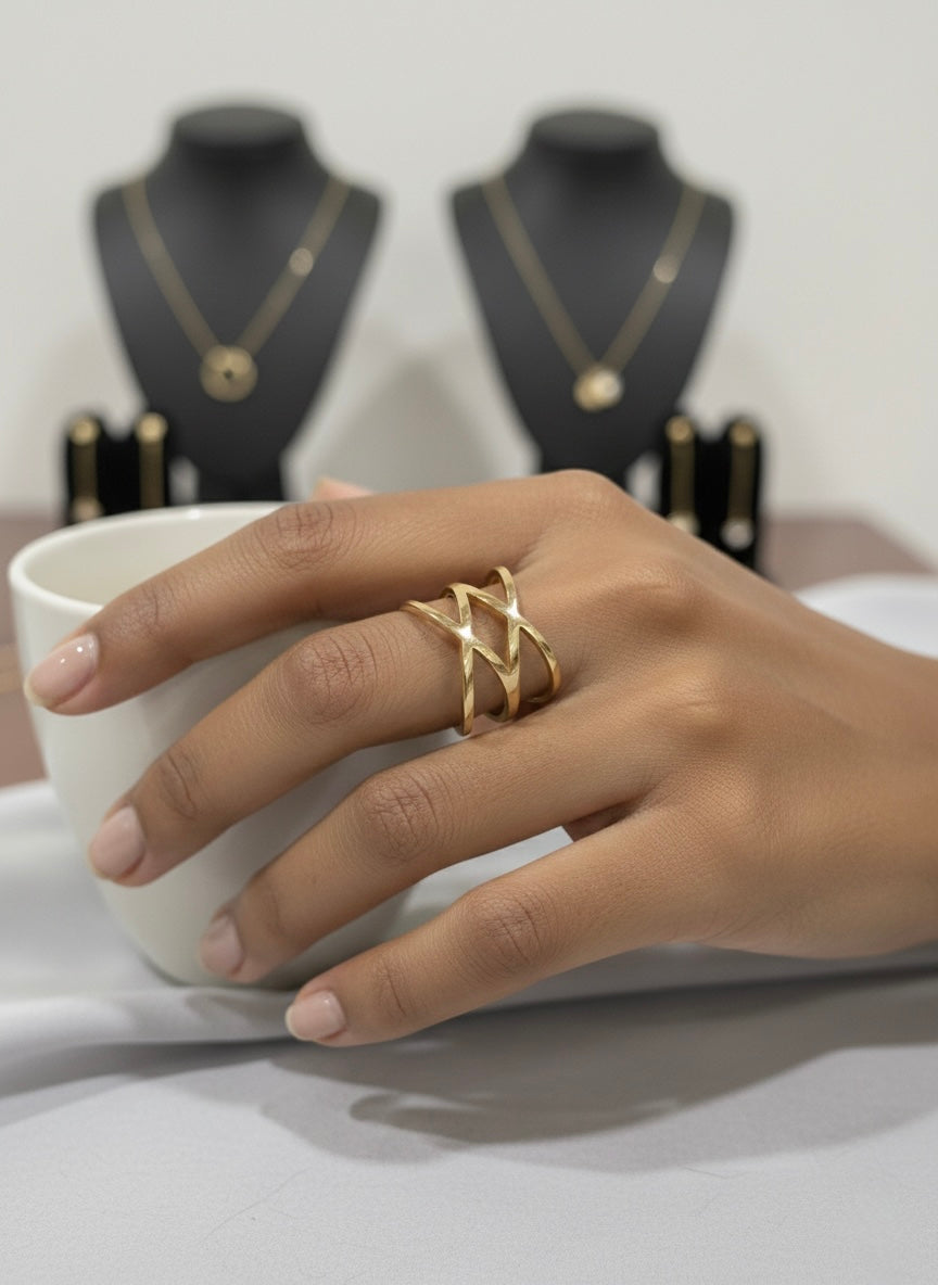 Chunky elegant gold ring