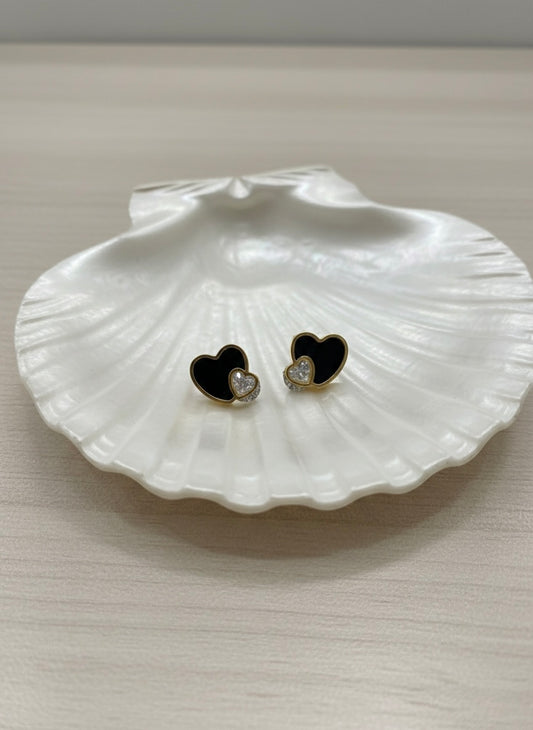 Chic black and solitaire heart studs