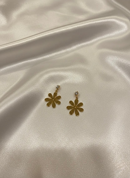 Gold solitaire flower drop earrings